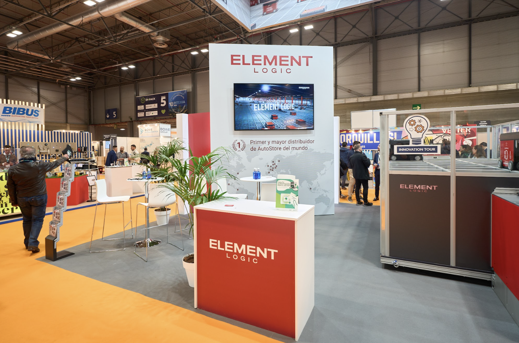 Stand de Element Logic en la feria Logistics & Automation 2024, mostrando su liderazgo en AutoStore.